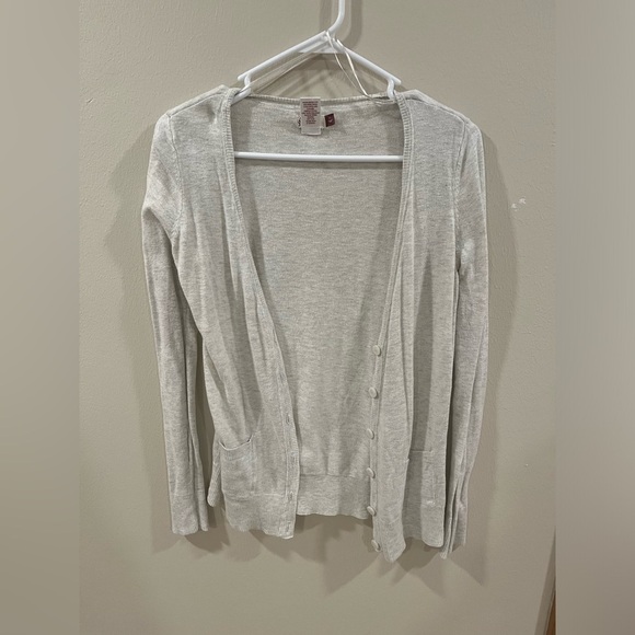 Cardigan - Picture 1 of 3